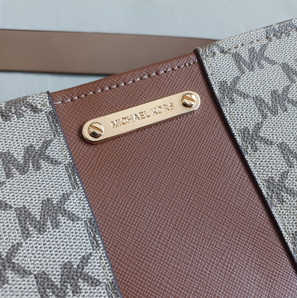 Michael Kors Belt Bag - Picture 2 of 10